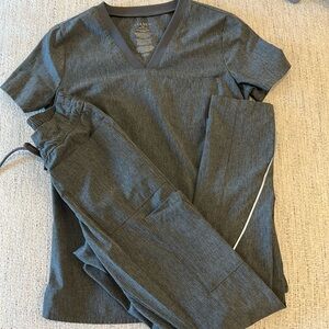 XXS Jaanuu Arya Collection Scrub Set